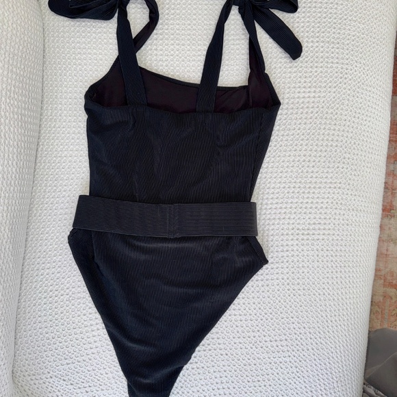 Beach Riot Sydney Belted One Piece - Picture 4 of 5